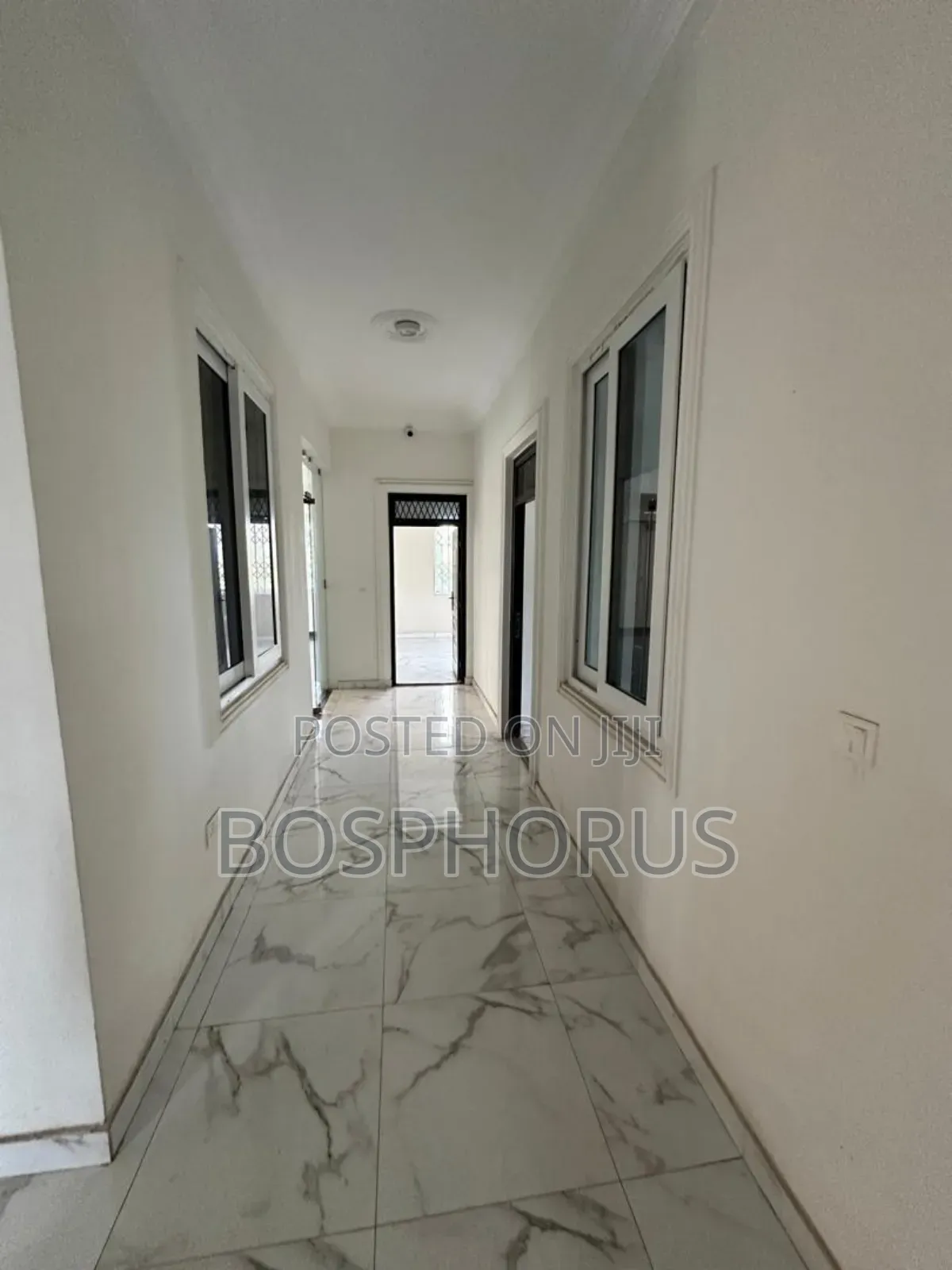 8bdrm House in Kwabenya for rent