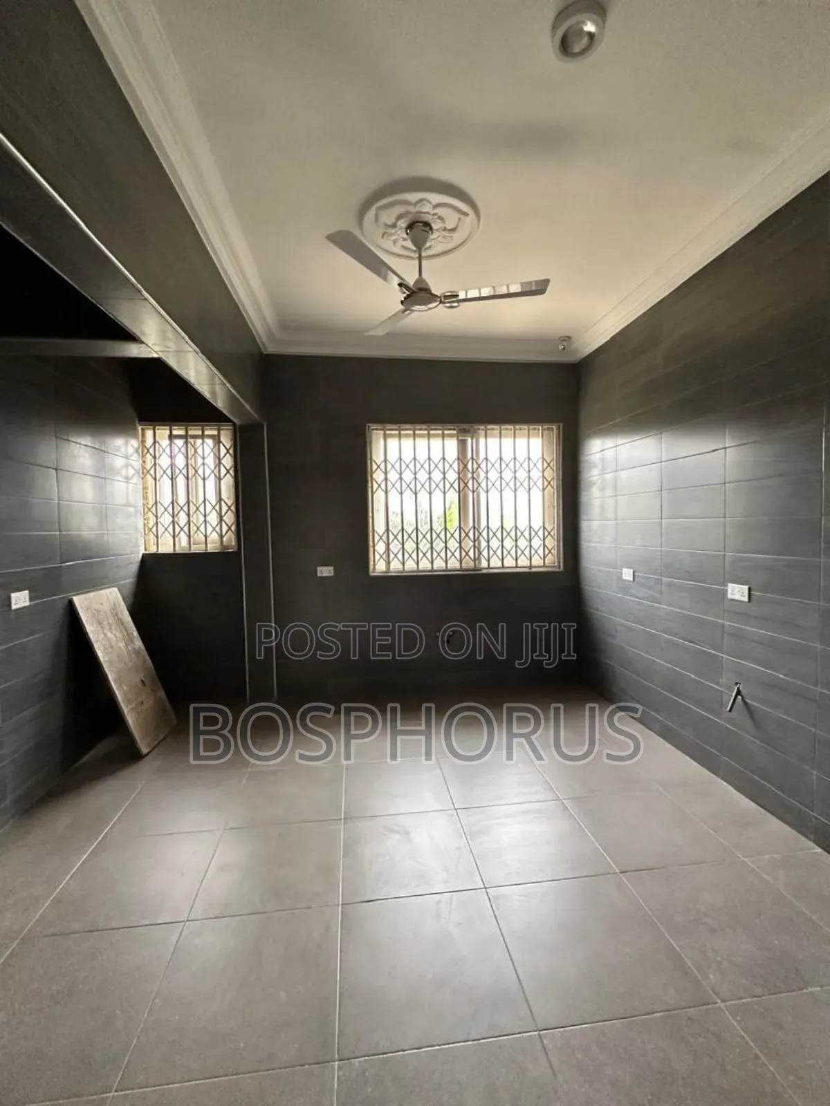 8bdrm House in Kwabenya for rent