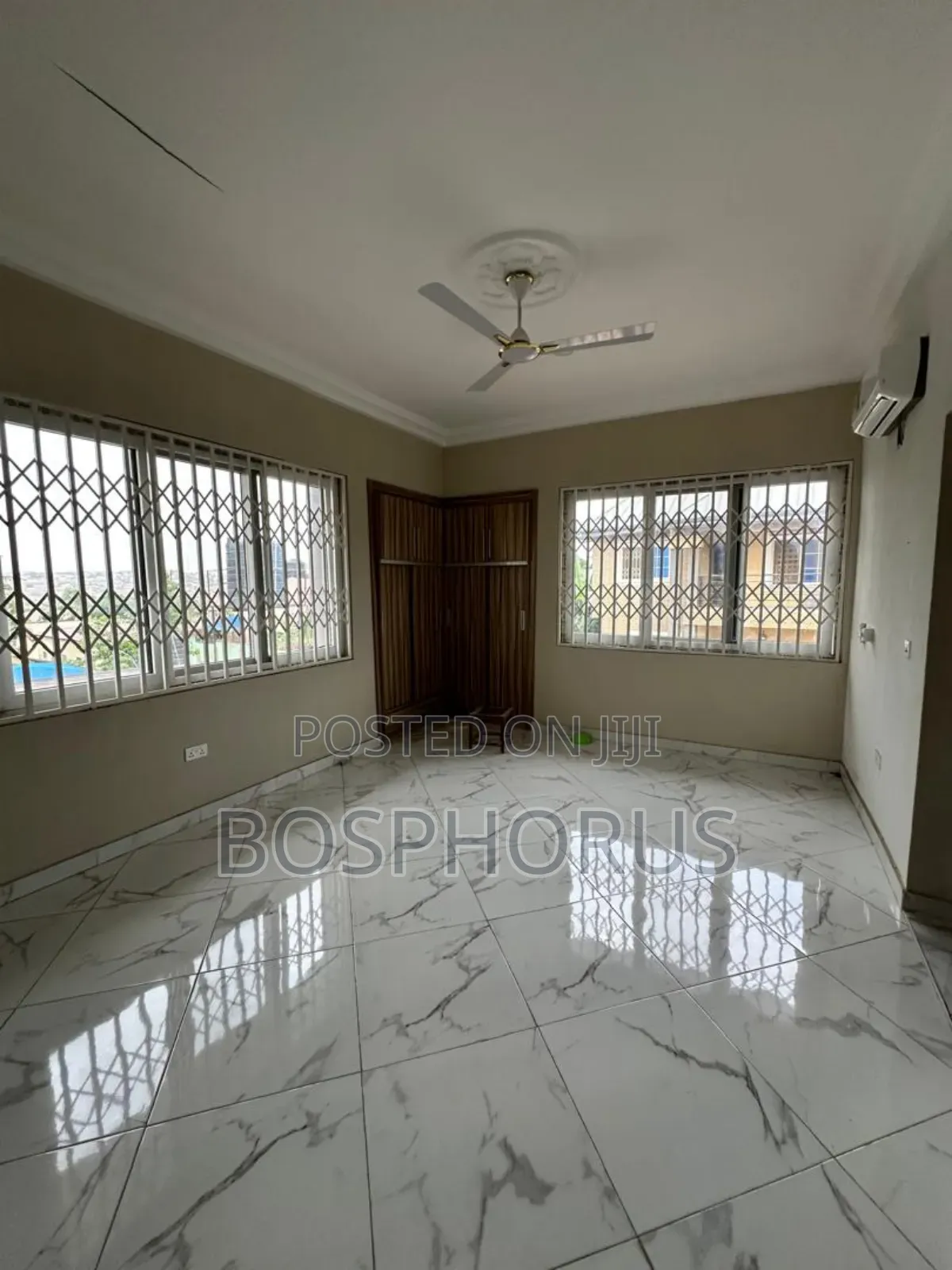 8bdrm House in Kwabenya for rent
