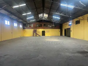 1500 SQM Warehouse at Circle for Rent