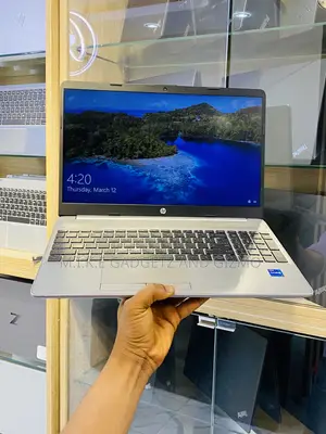 Laptop HP 250 G10 32GB Intel Core i7 SSD 512GB
