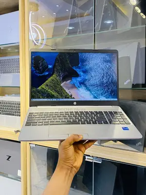 Laptop HP 250 G10 32GB Intel Core i7 SSD 512GB