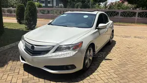 Acura ILX Base FWD (2.0L 4cyl 5A) 2013 White