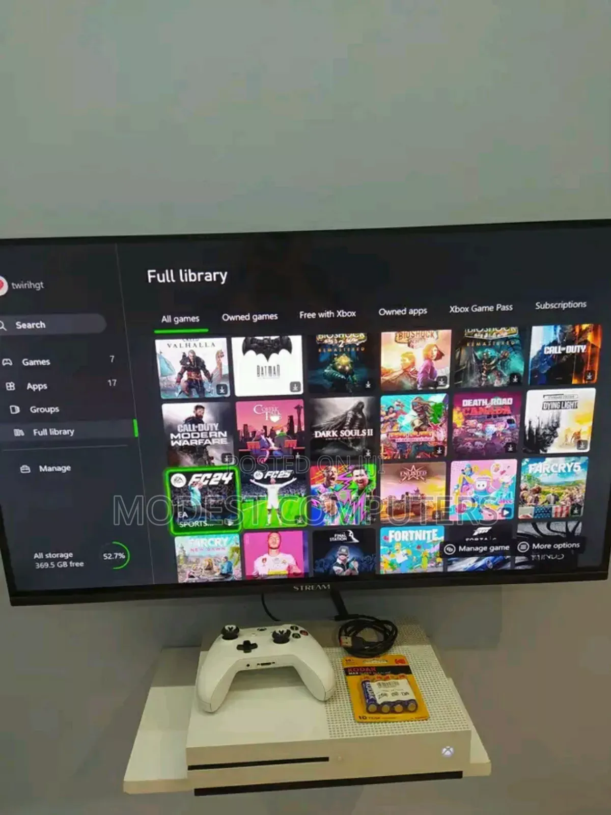 Xbox One With 22 New
