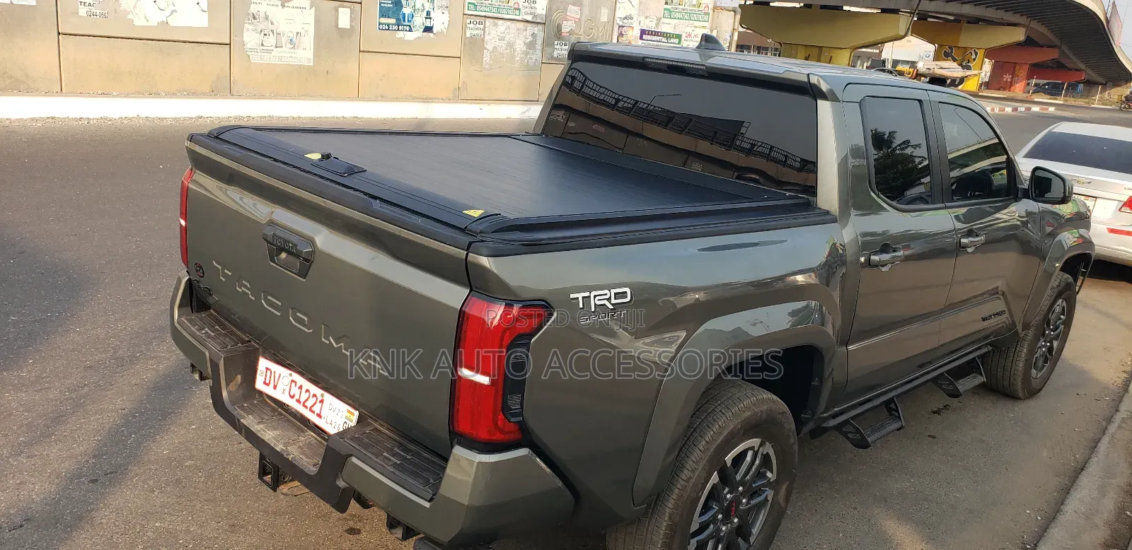 Toyota Tacoma 2025 Roller or Retractable Cover.