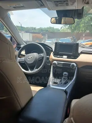 Toyota RAV4 2021 White