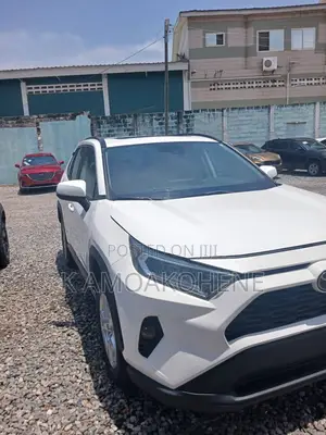 Toyota RAV4 2021 White