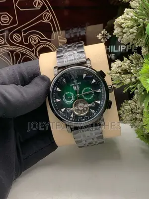 Chain Mechanical Timepiece (Patek Philippe)