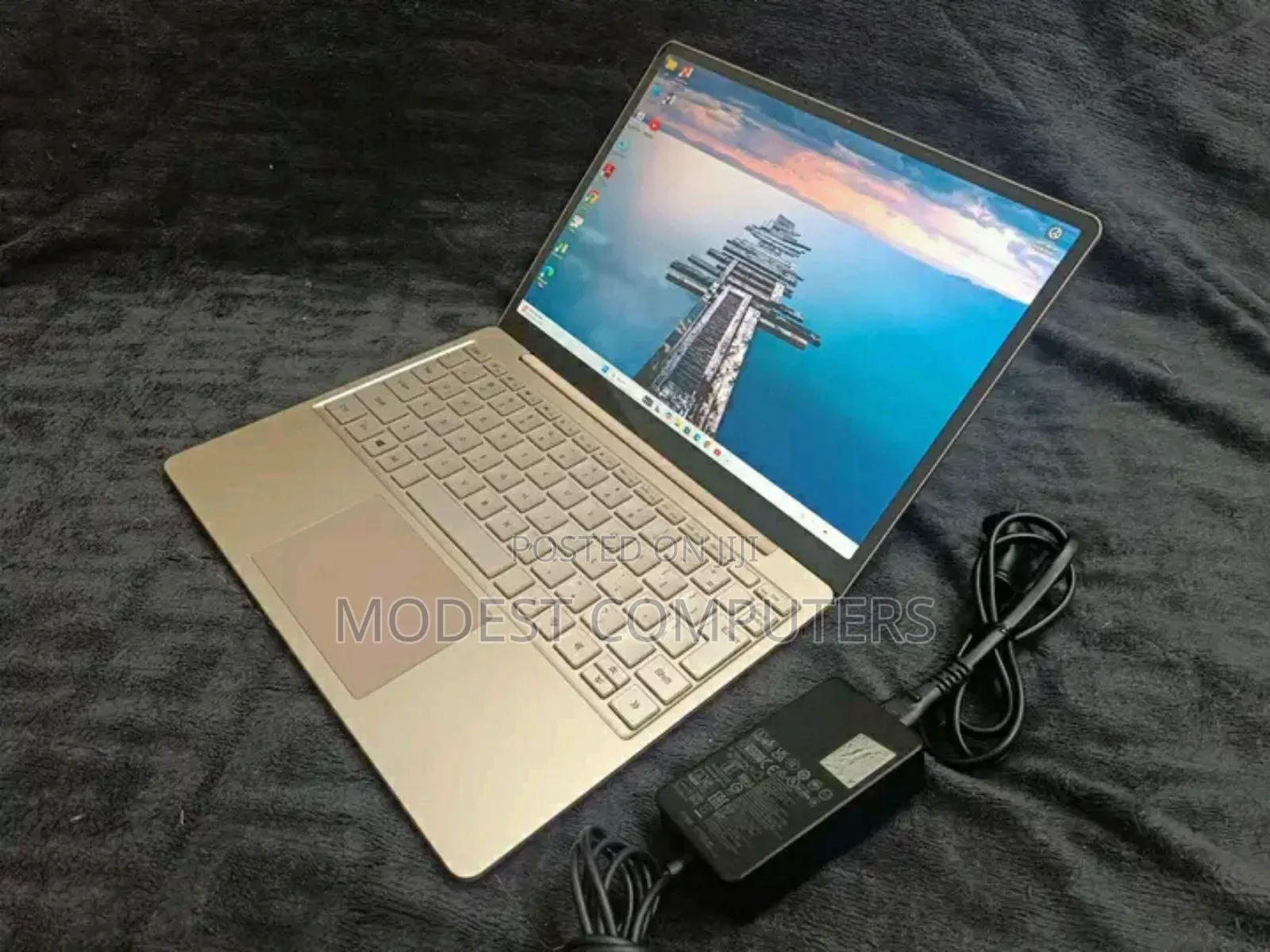 New Laptop Microsoft Surface Laptop Go 2 16GB Intel Core i5 SSD 512GB