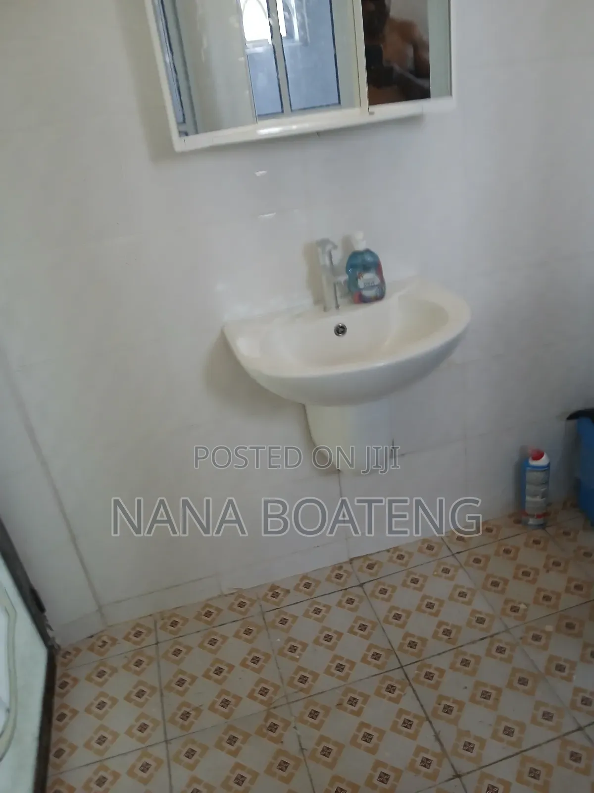 Furnished 3bdrm Apartment in Flo-Dee Estate, New-Juaben Municipal