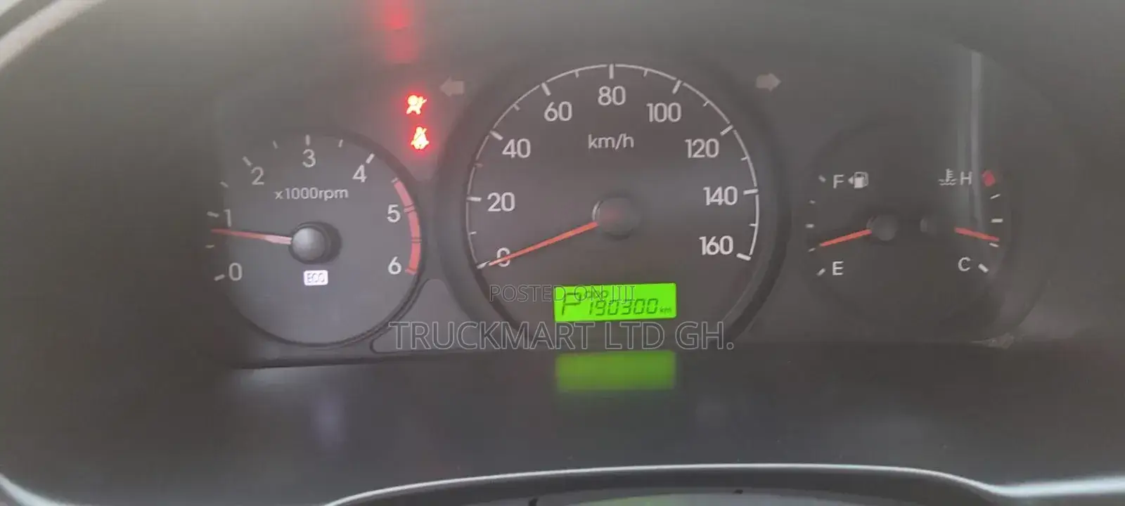 Hyundai Starex 2015 Yellow