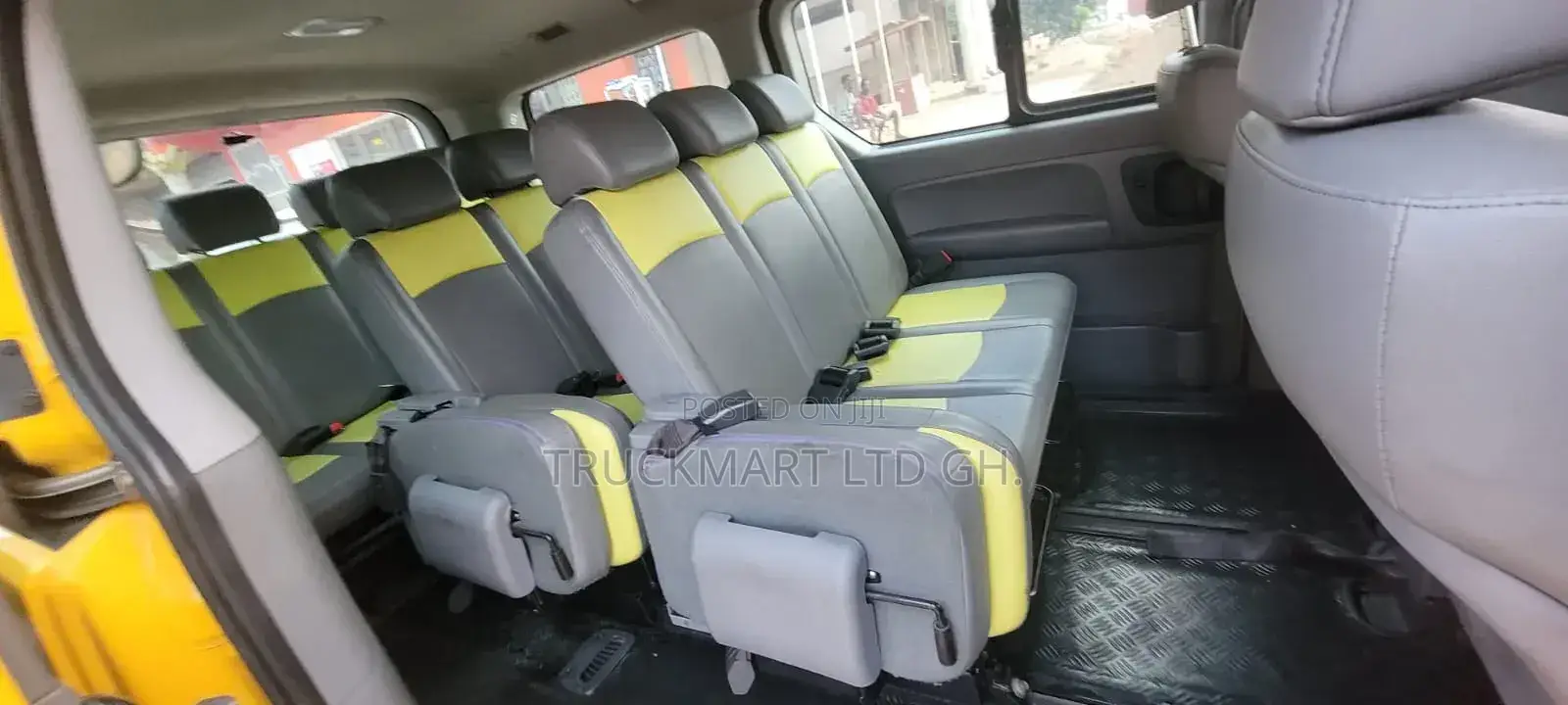 Hyundai Starex 2015 Yellow