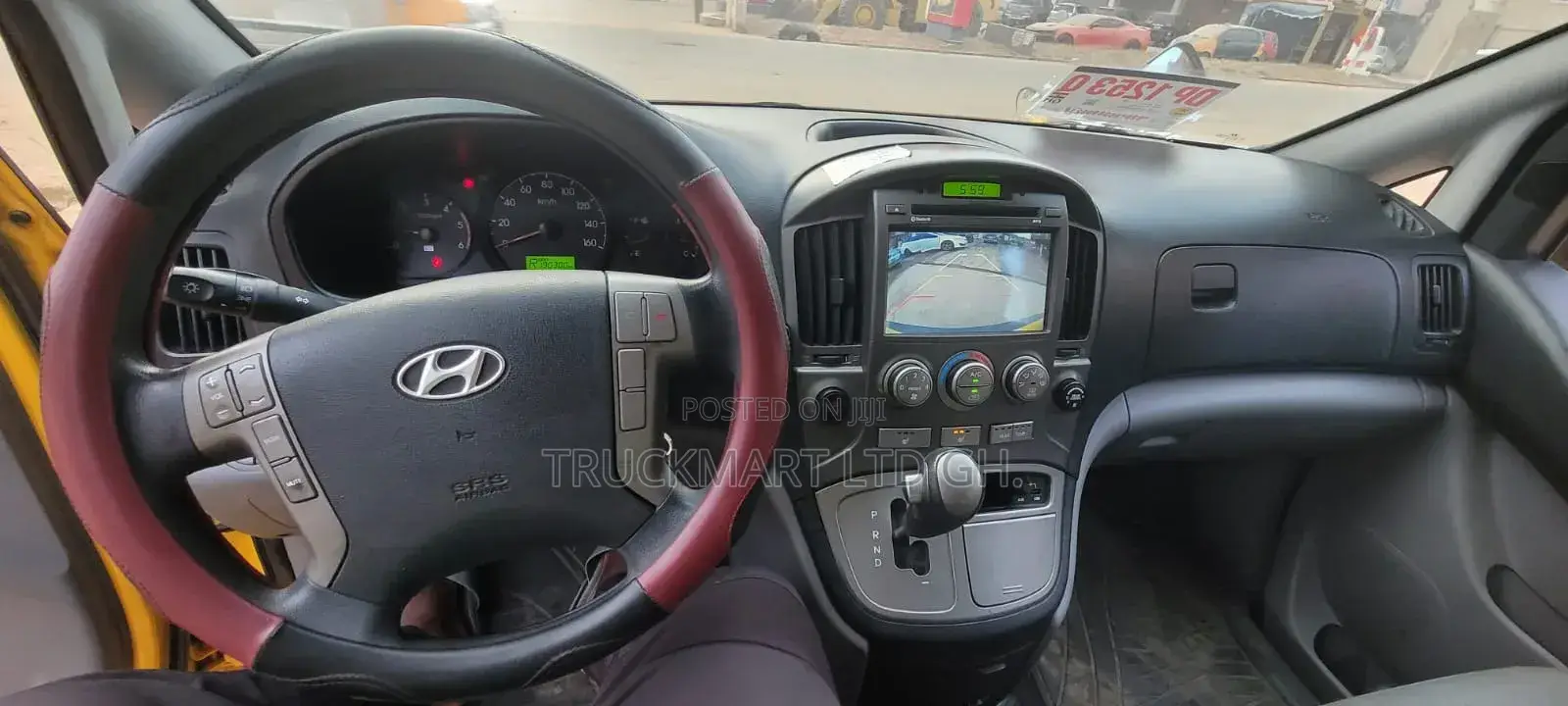 Hyundai Starex 2015 Yellow