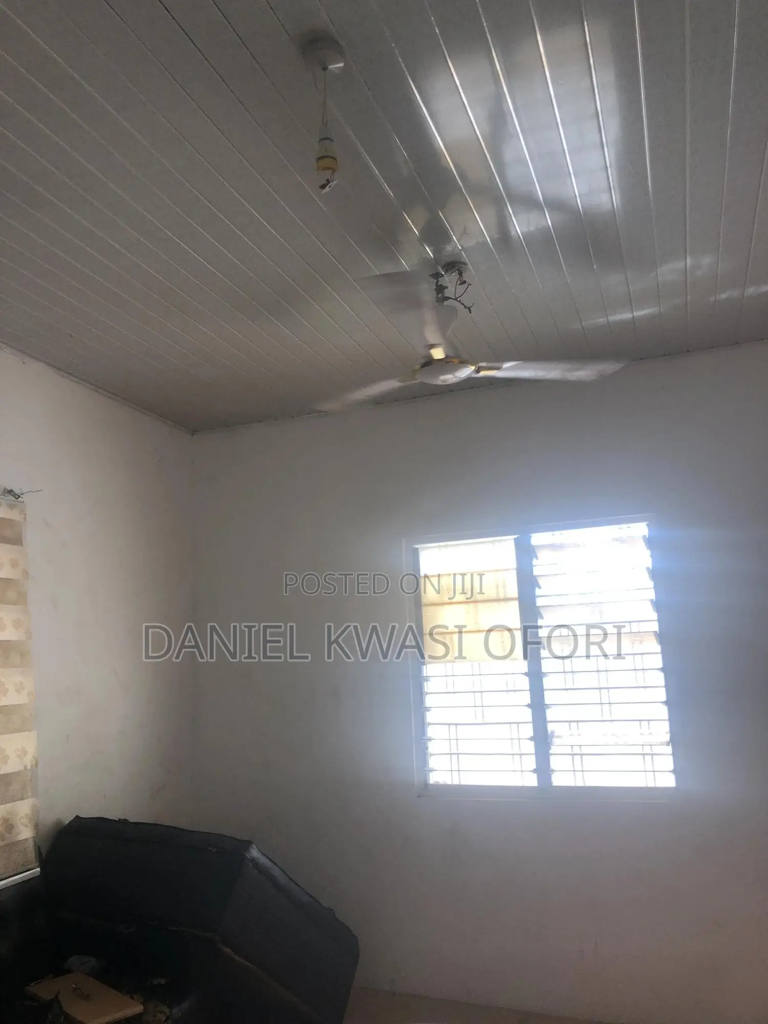 5bedrooms With 2 Entrances 4 Sale.