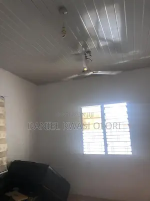 5bedrooms With 2 Entrances 4 Sale.