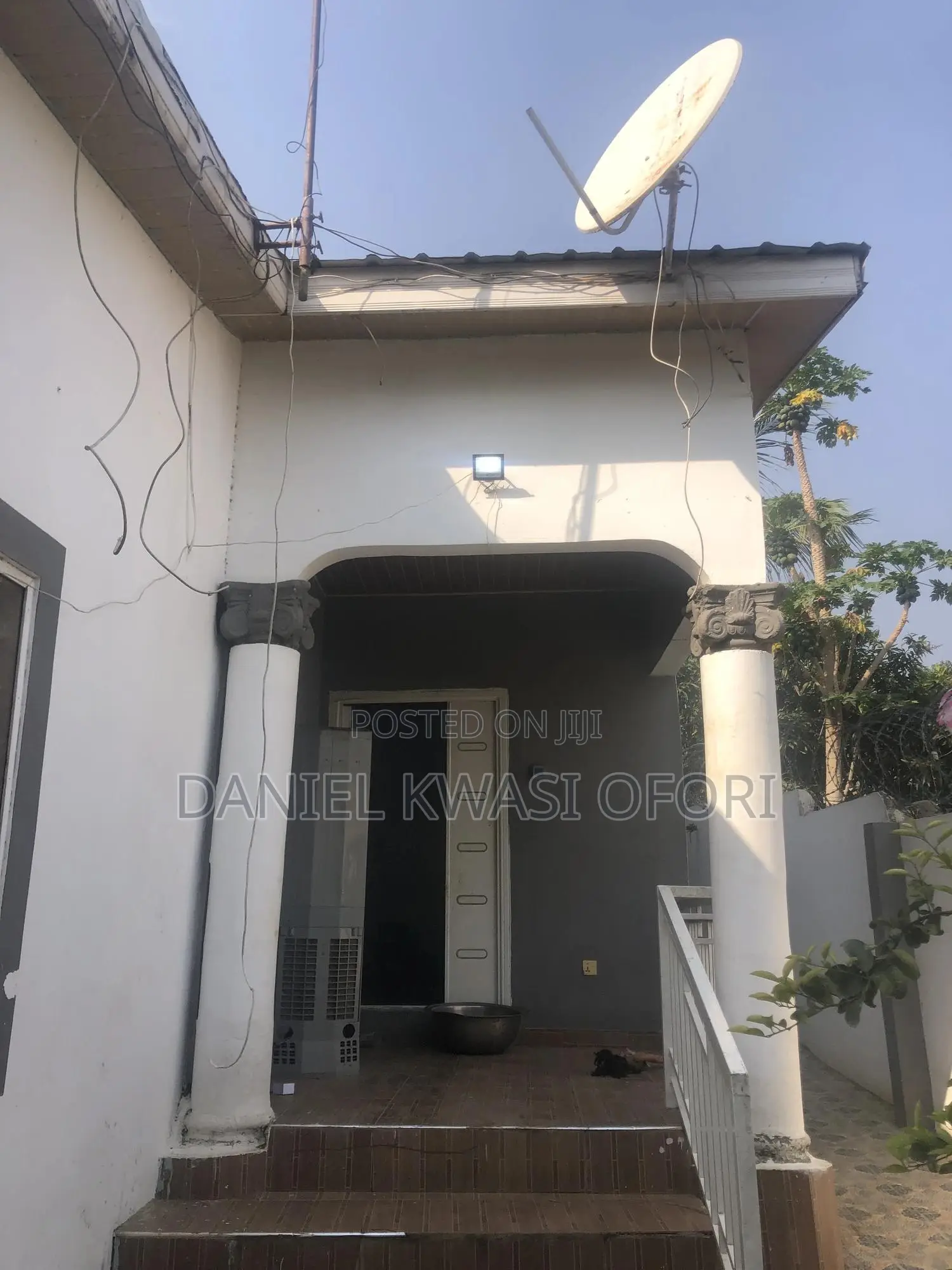 5bedrooms With 2 Entrances 4 Sale.