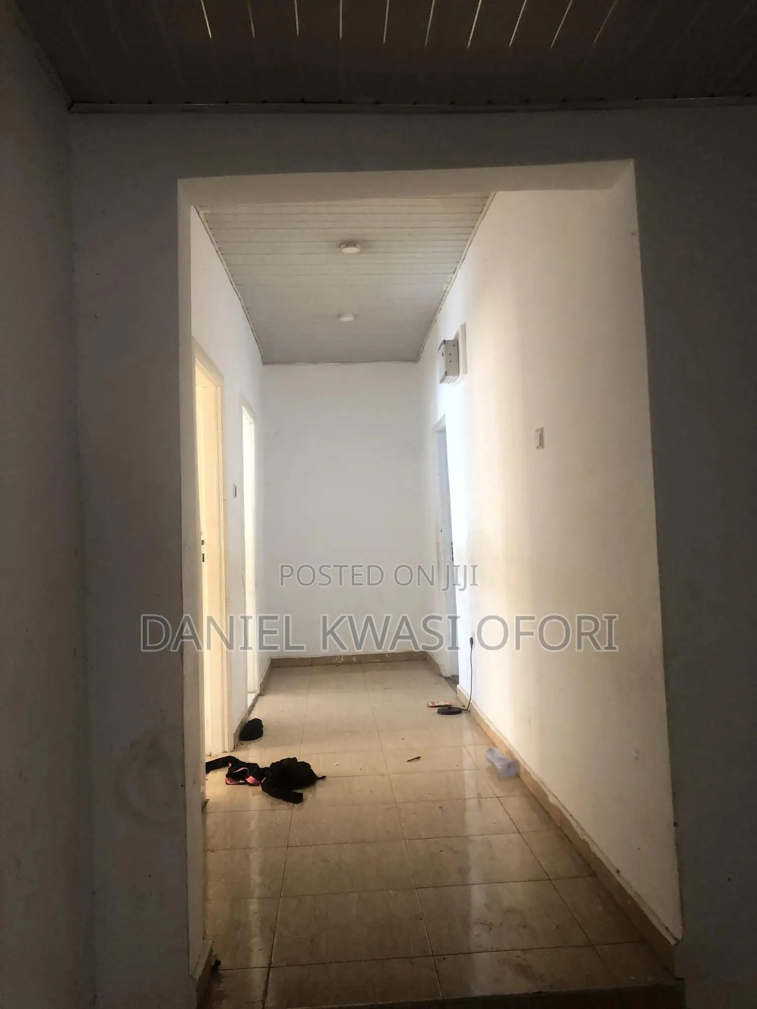 5bedrooms With 2 Entrances 4 Sale.