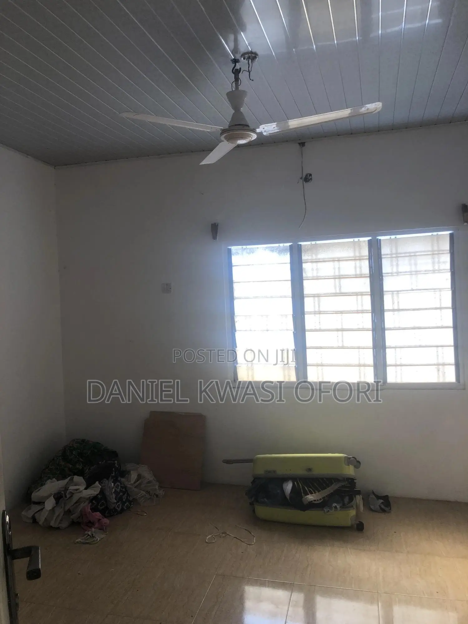 5bedrooms With 2 Entrances 4 Sale.