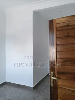 1bdrm Room & Parlour in Canada, Olebu for rent