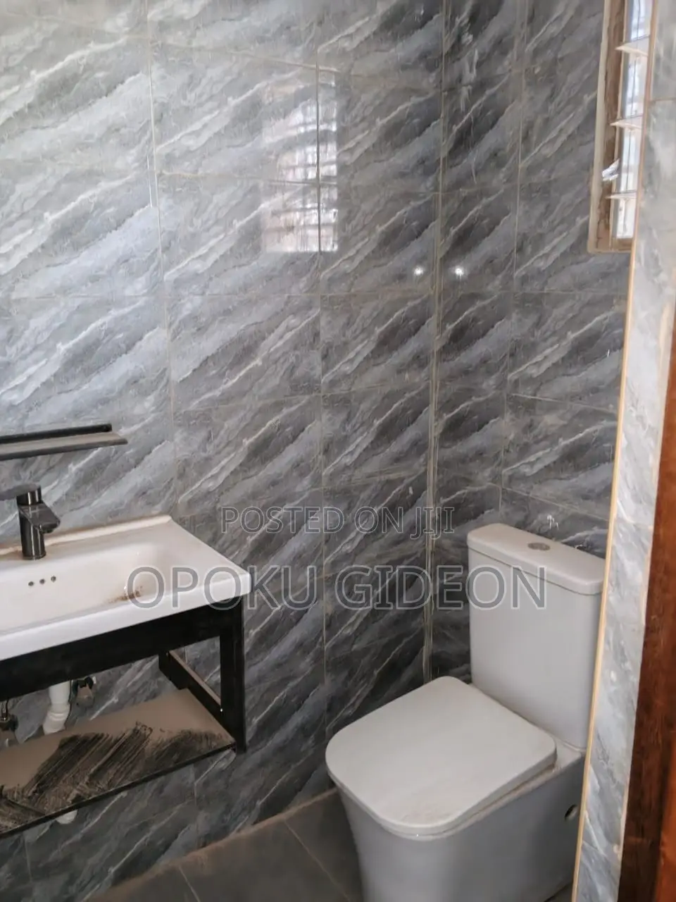 1bdrm Room & Parlour in Canada, Olebu for rent