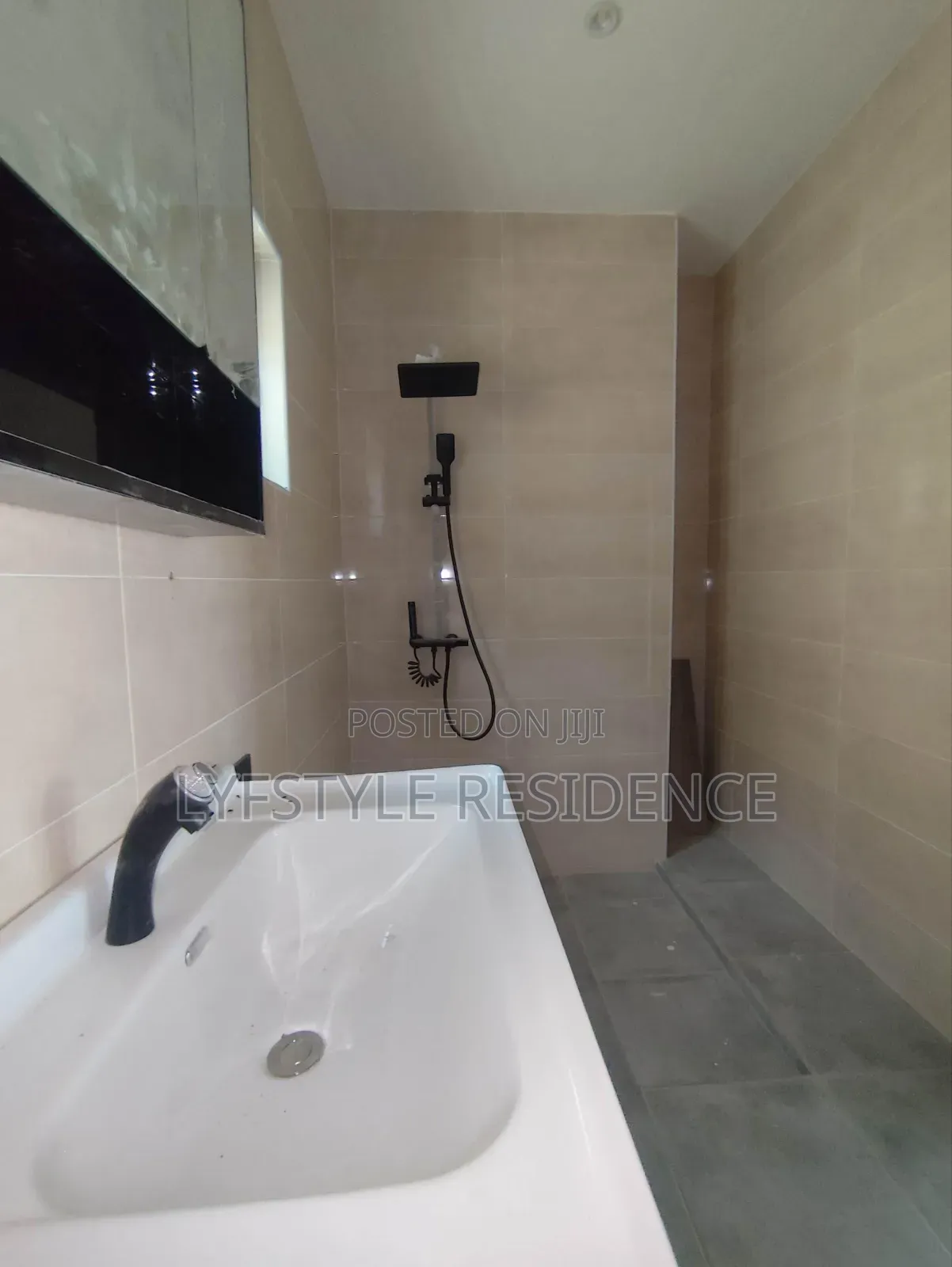 3bdrm House in East Legon Hills, School Junction for sale