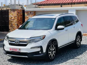 Honda Pilot Touring 7-Passenger 2021 White