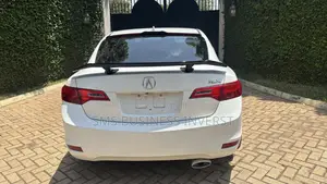 Acura ILX Base FWD (2.0L 4cyl 5A) 2013 White