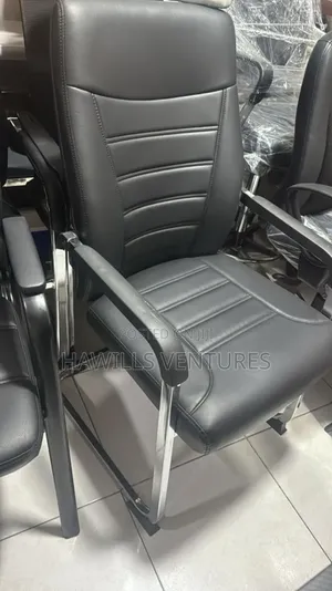 Modern Black Leather Visitor's Chair.
