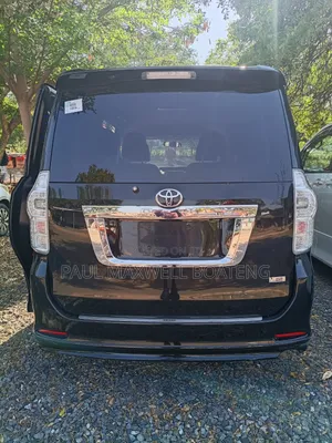 Toyota Voxy 2013 Black