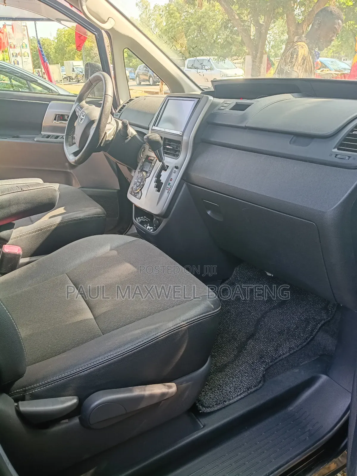 Toyota Voxy 2013 Black