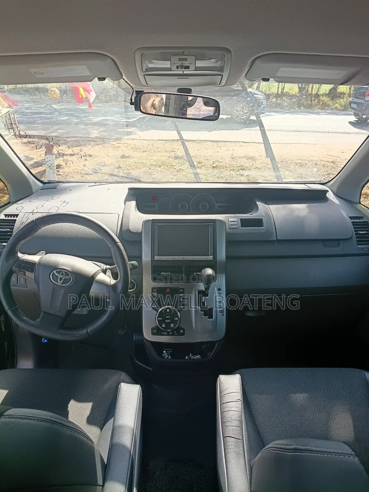 Toyota Voxy 2013 Black