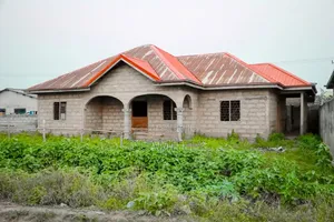 3bdrm House in Jd, Ngleshie Amanfro for sale