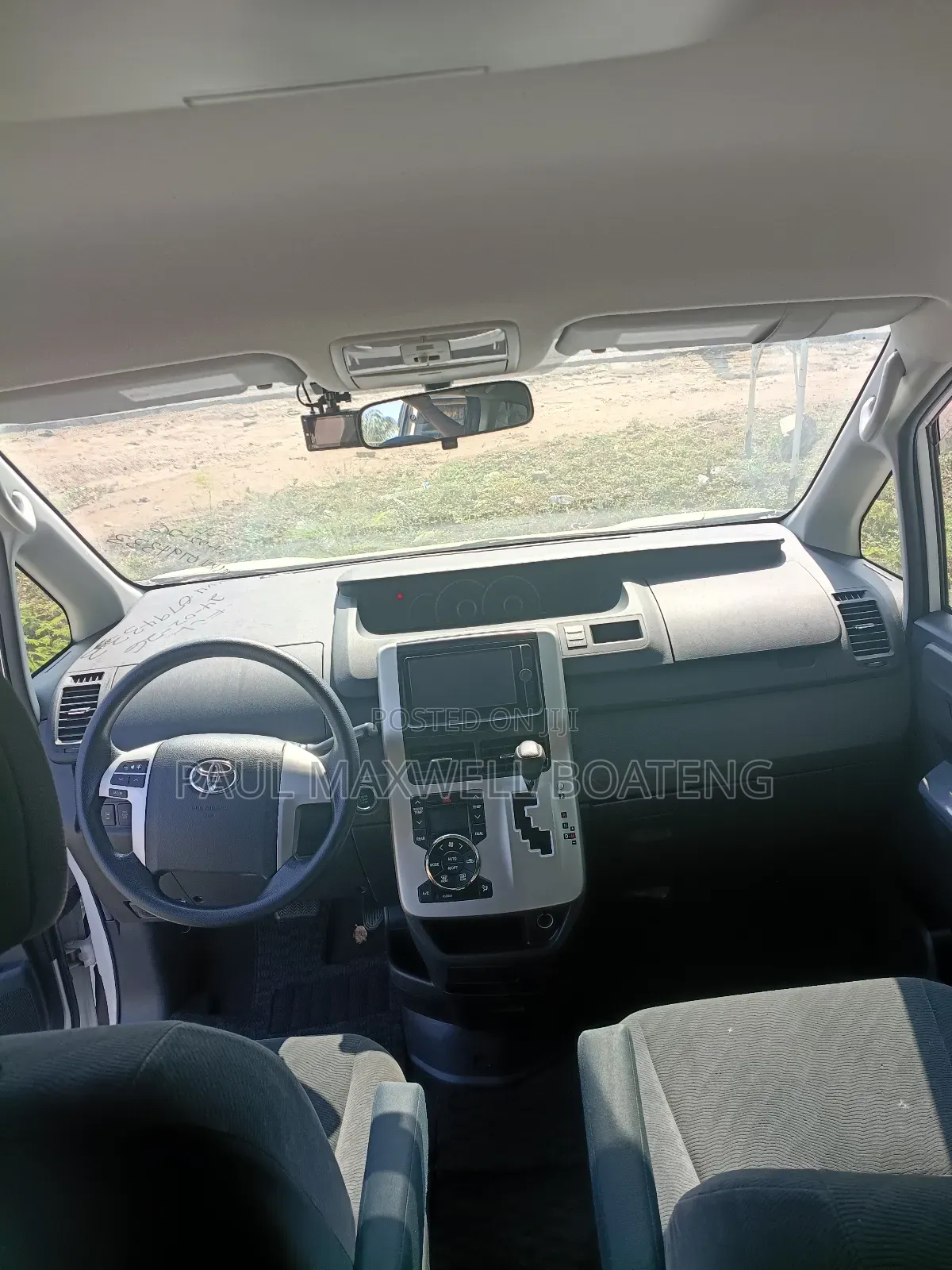 Toyota Voxy 2013 White