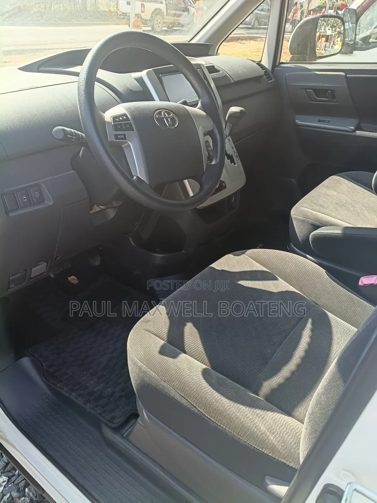 Toyota Voxy 2013 White