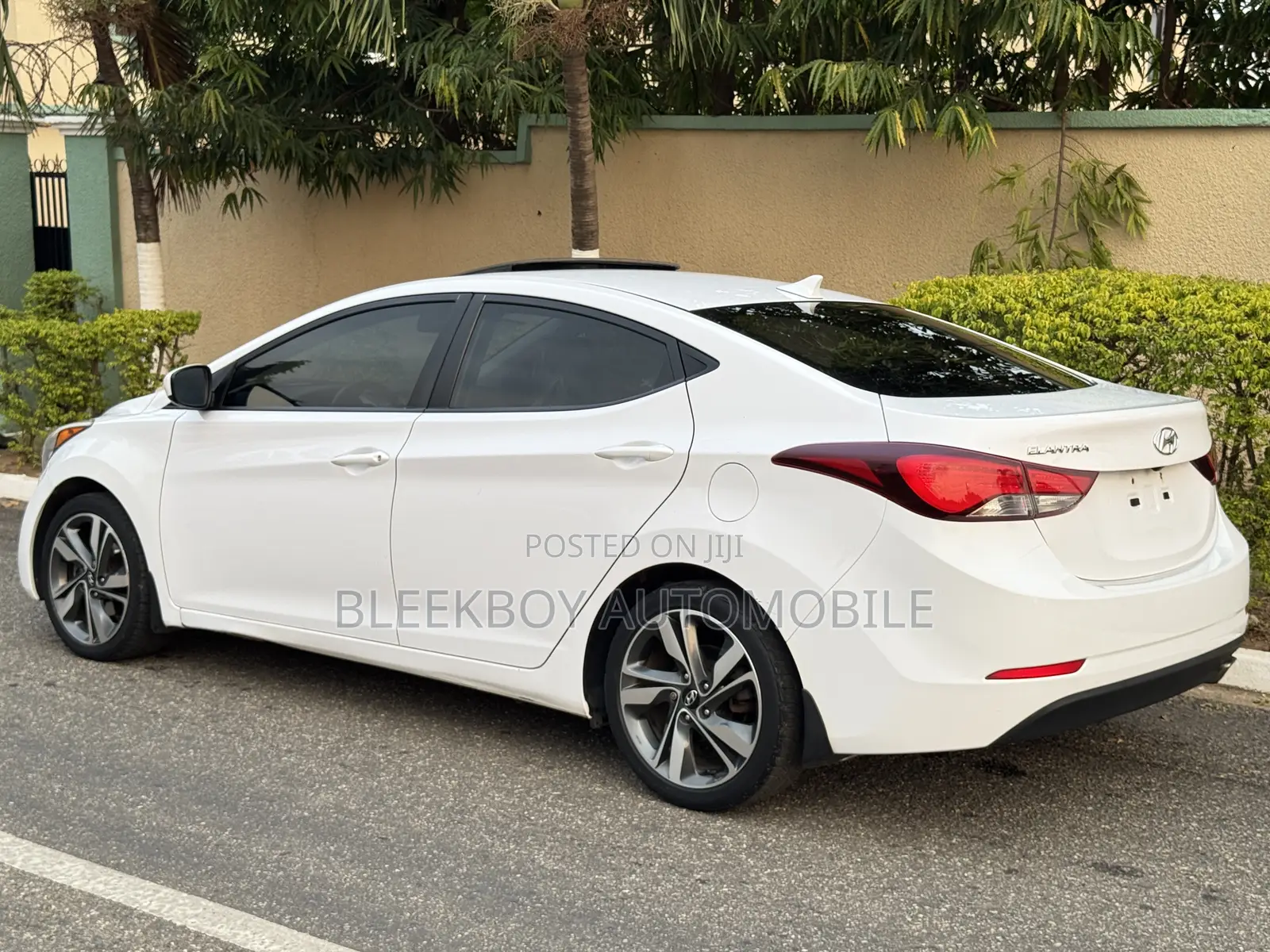 Hyundai Elantra 2015 White