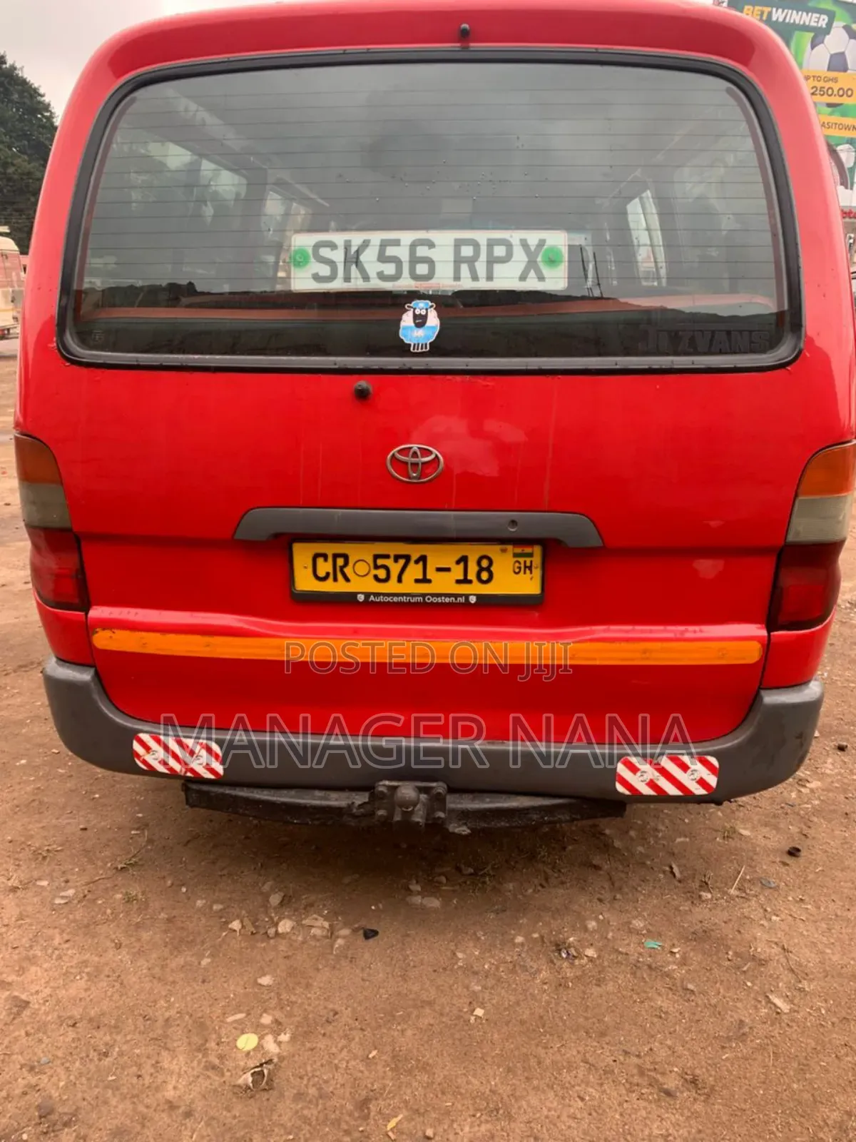 Toyota HiAce 2012 Red