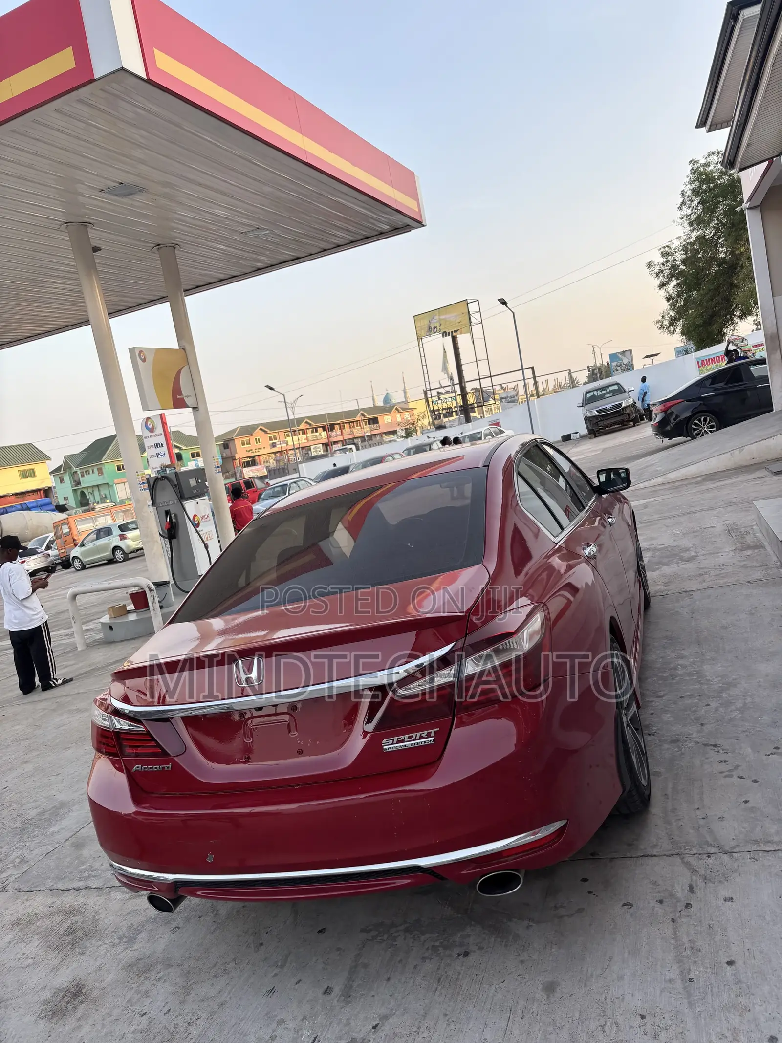 Honda Accord Sport SE 4dr Sedan FWD (2.4L 4cyl 2A) 2017 Red