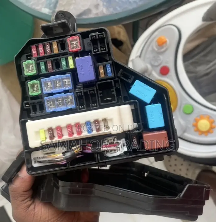Toyota Vitz Relay and Fuse Box