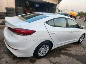 Hyundai Elantra 2017 White