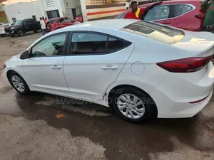 Hyundai Elantra 2017 White