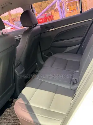 Hyundai Avante 2017 White