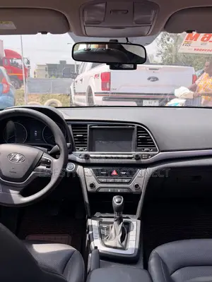 Hyundai Avante 2017 White