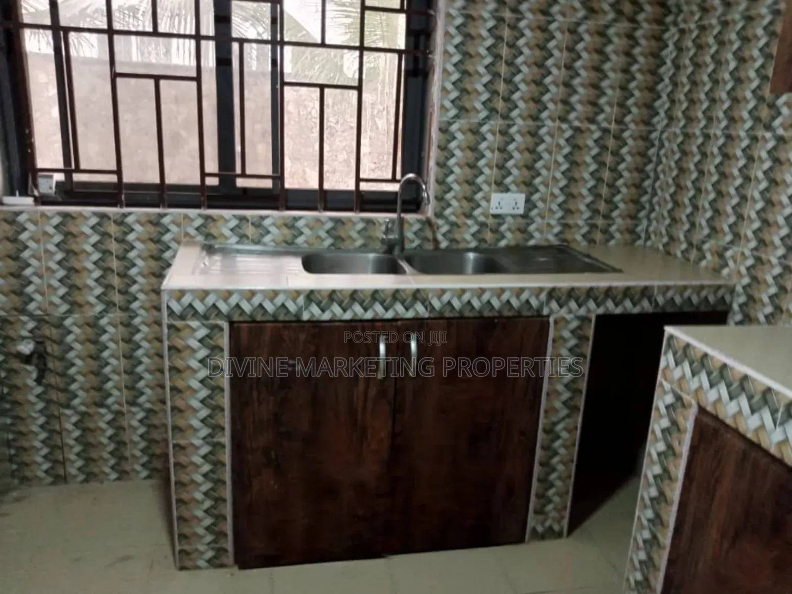 10bdrm Apartment in Old Ashongman, Ga East Municipal for sale