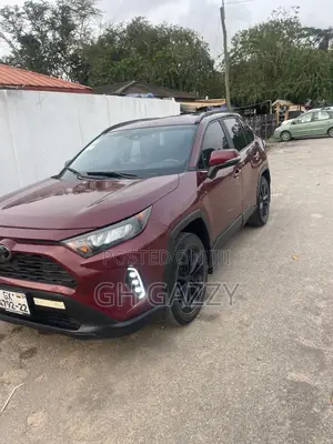 Toyota RAV4 LE AWD 2019