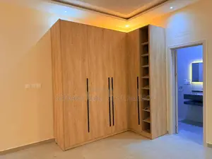 4bdrm Duplex in East Legon for sale