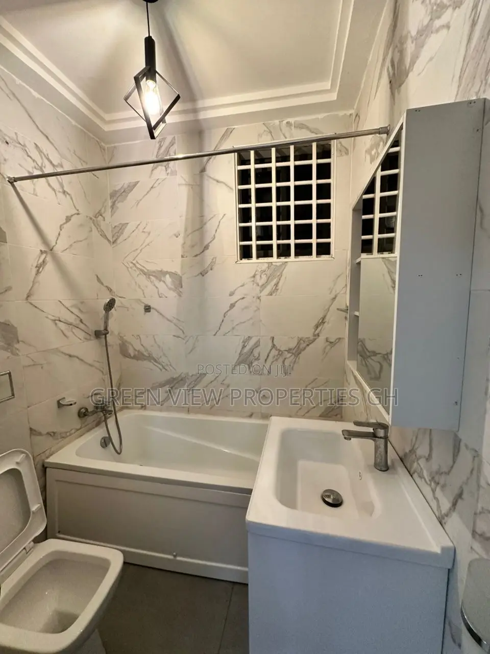2bdrm Apartment in West Hills Mall Area for rent