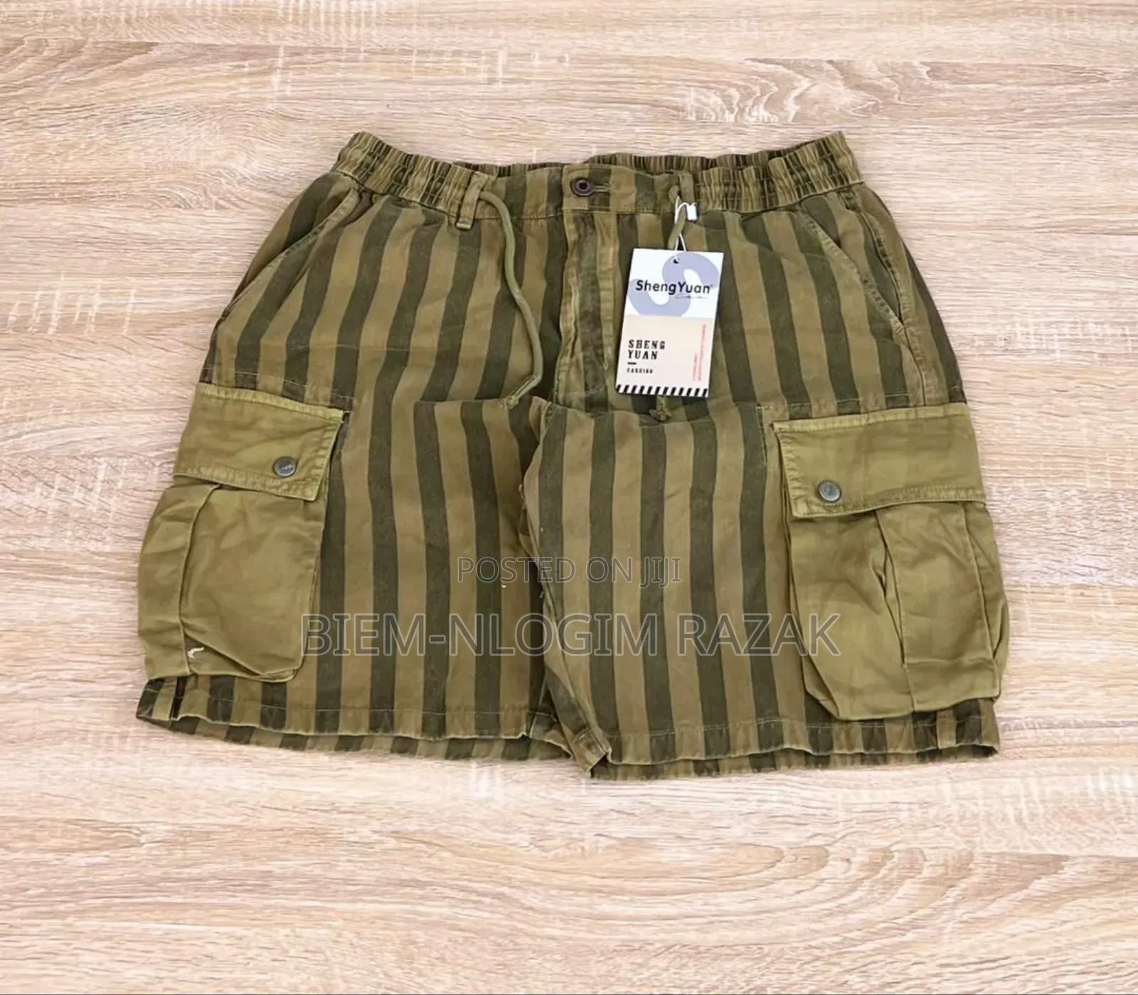 Quality Cargo Shorts Available in Stock Stock