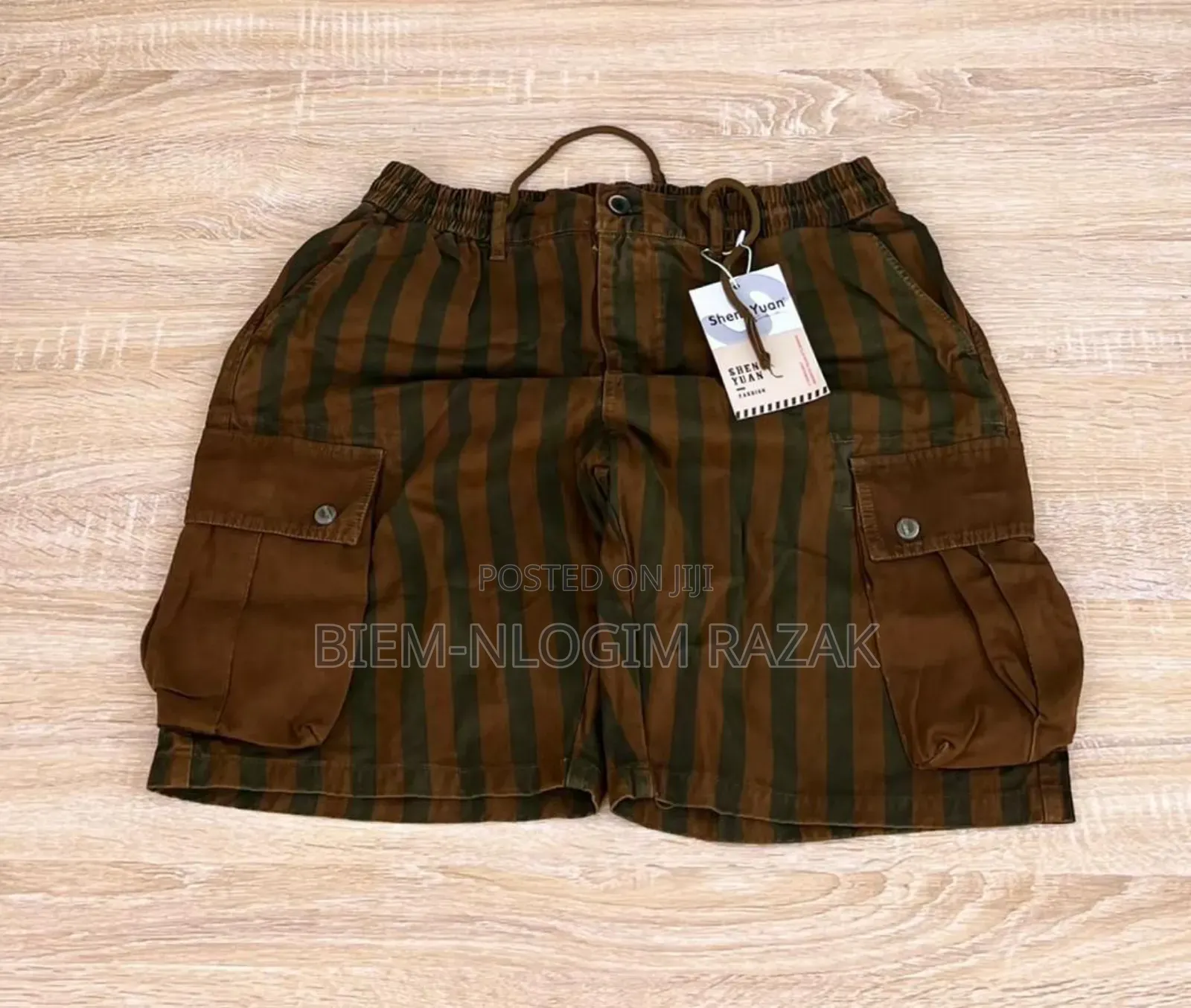 Quality Cargo Shorts Available in Stock Stock