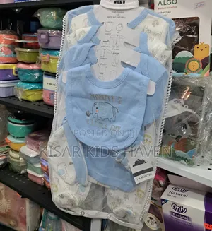 8 Pieces Baby Clothing Set 3 to 6months