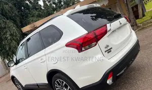 Mitsubishi Outlander 2017 White